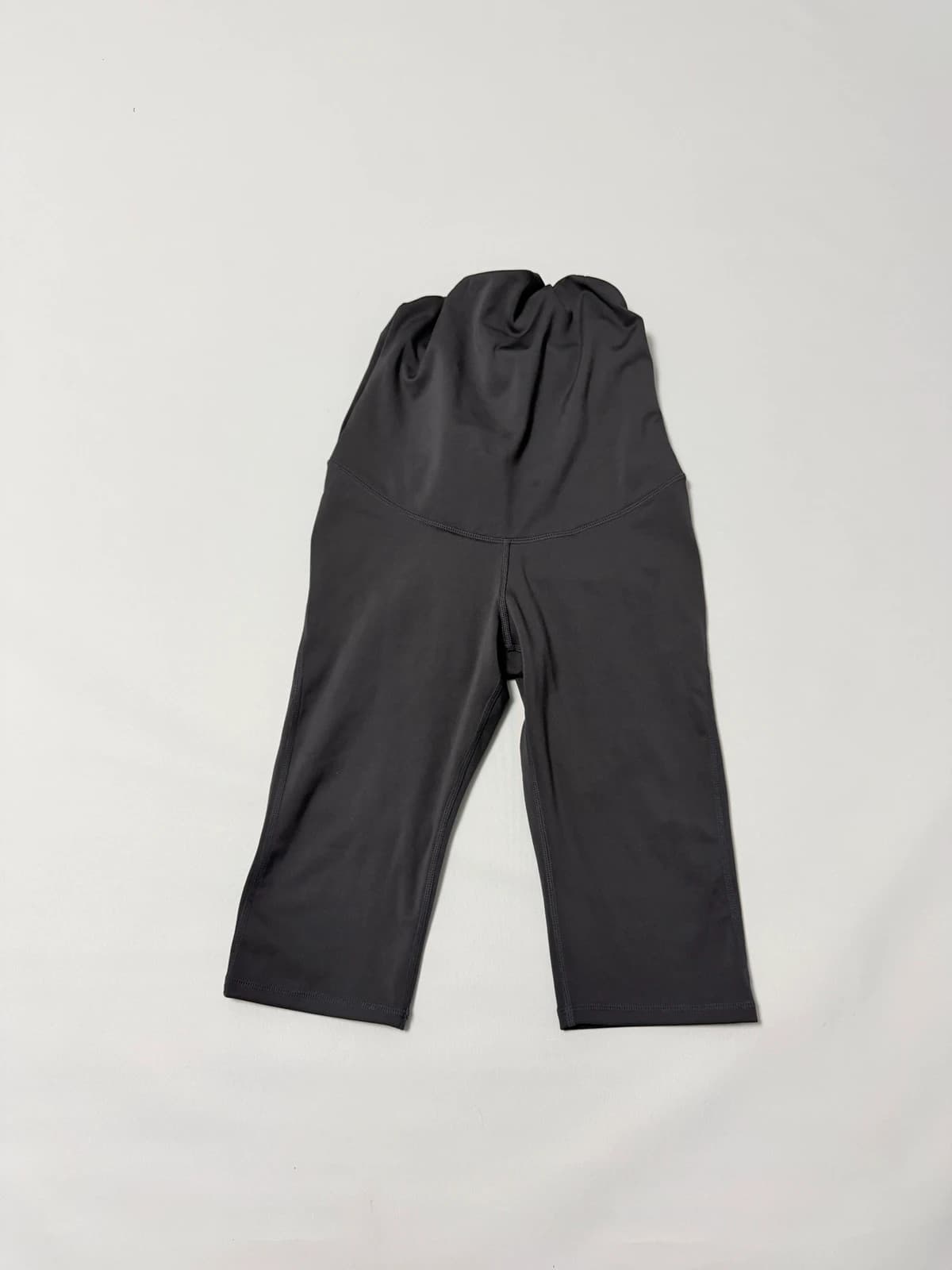 H&M těhotenské kraťasy, velikost S — second hand, velmi dobrý