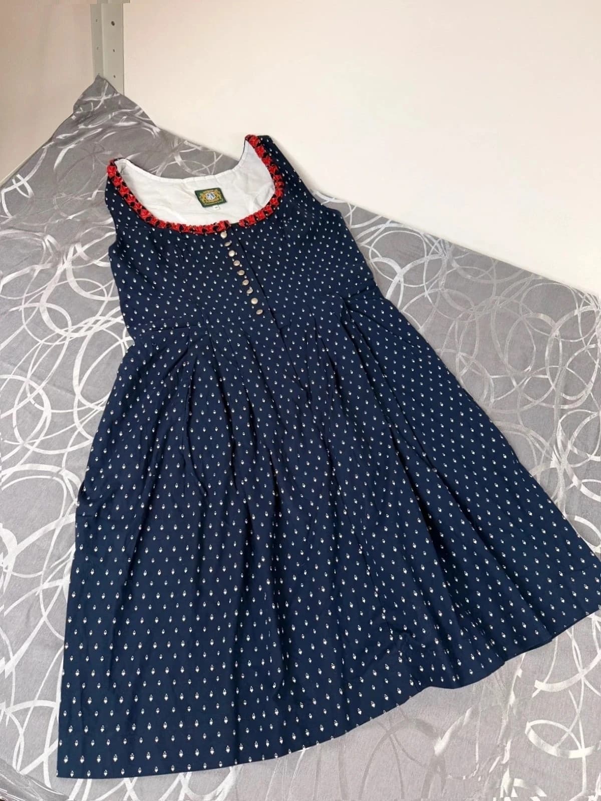 Hammerschmid bavorské šaty / dirndl / kroj, velikost 44 — second hand, velmi dobrý