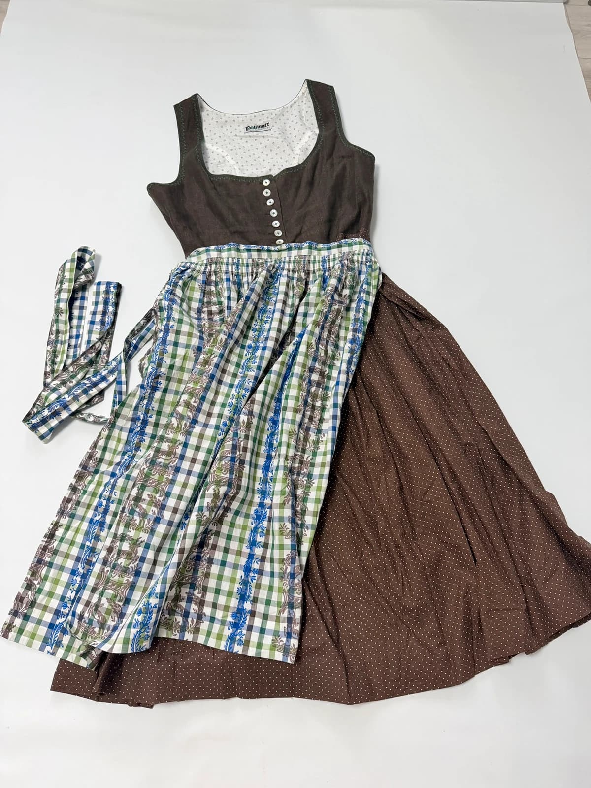 Leder&Trachten bavorské šaty / kroj, velikost 46 — second hand, velmi dobrý