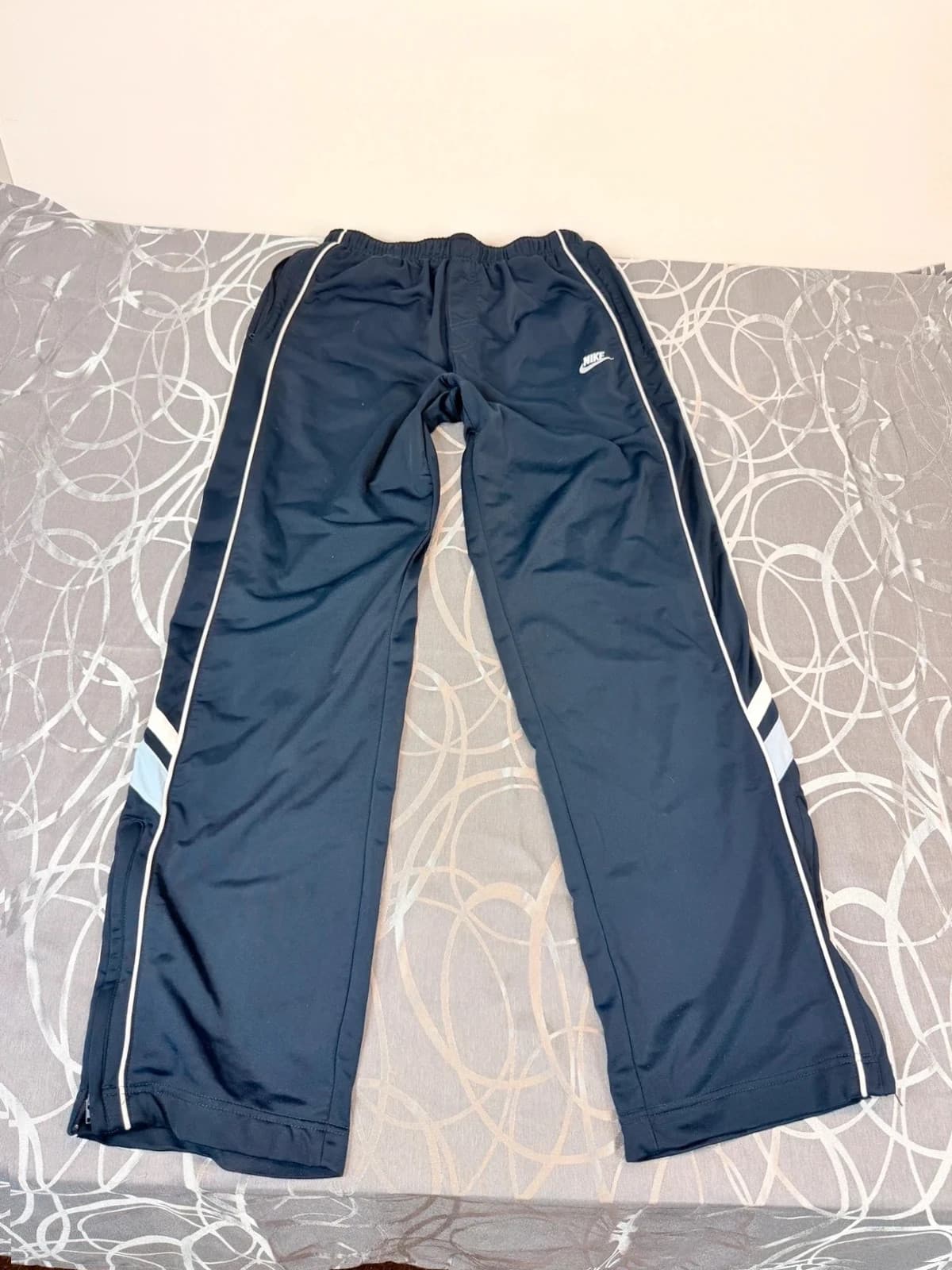 Nike tepláky, velikost M — second hand, velmi dobrý