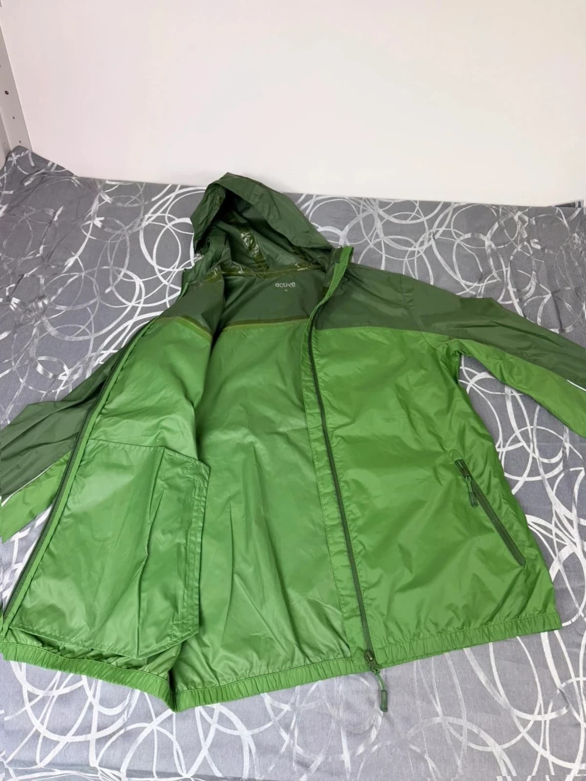 Tchibo nepromokavá bunda, velikost L — second hand, jako nové