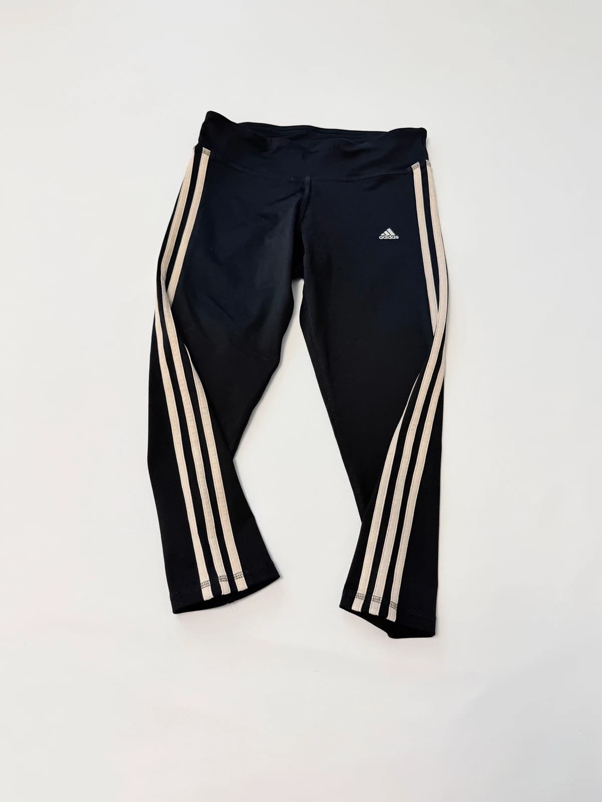Kraťasy Adidas, velikost S — second hand, velmi dobrý