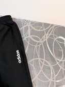 Adidas kalhoty, velikost S — second hand, velmi dobrý — detail 2