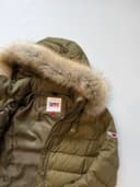 Tommy Hilfiger bunda péřová, velikost S — second hand, velmi dobrý — detail 6