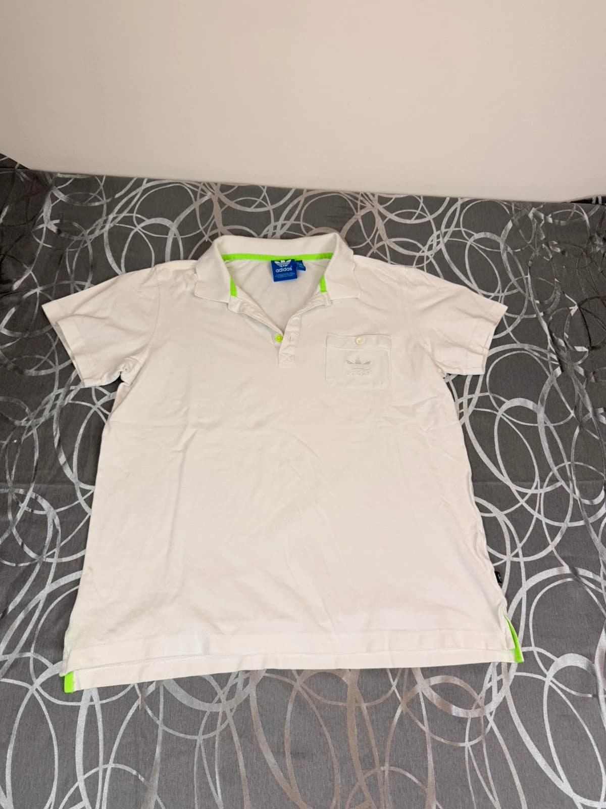 Adidas triko, velikost L — second hand, velmi dobrý