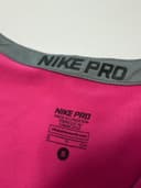 Nike Pro triko, velikost S — second hand, velmi dobrý — detail 2
