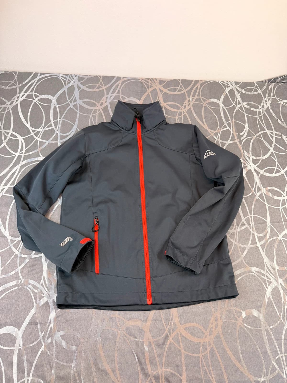 McKinley softshellová bunda, velikost 164 — second hand, velmi dobrý