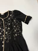 Maira bavorské šaty  / Dirndl / kroj, velikost 58 — second hand, velmi dobrý — detail 3