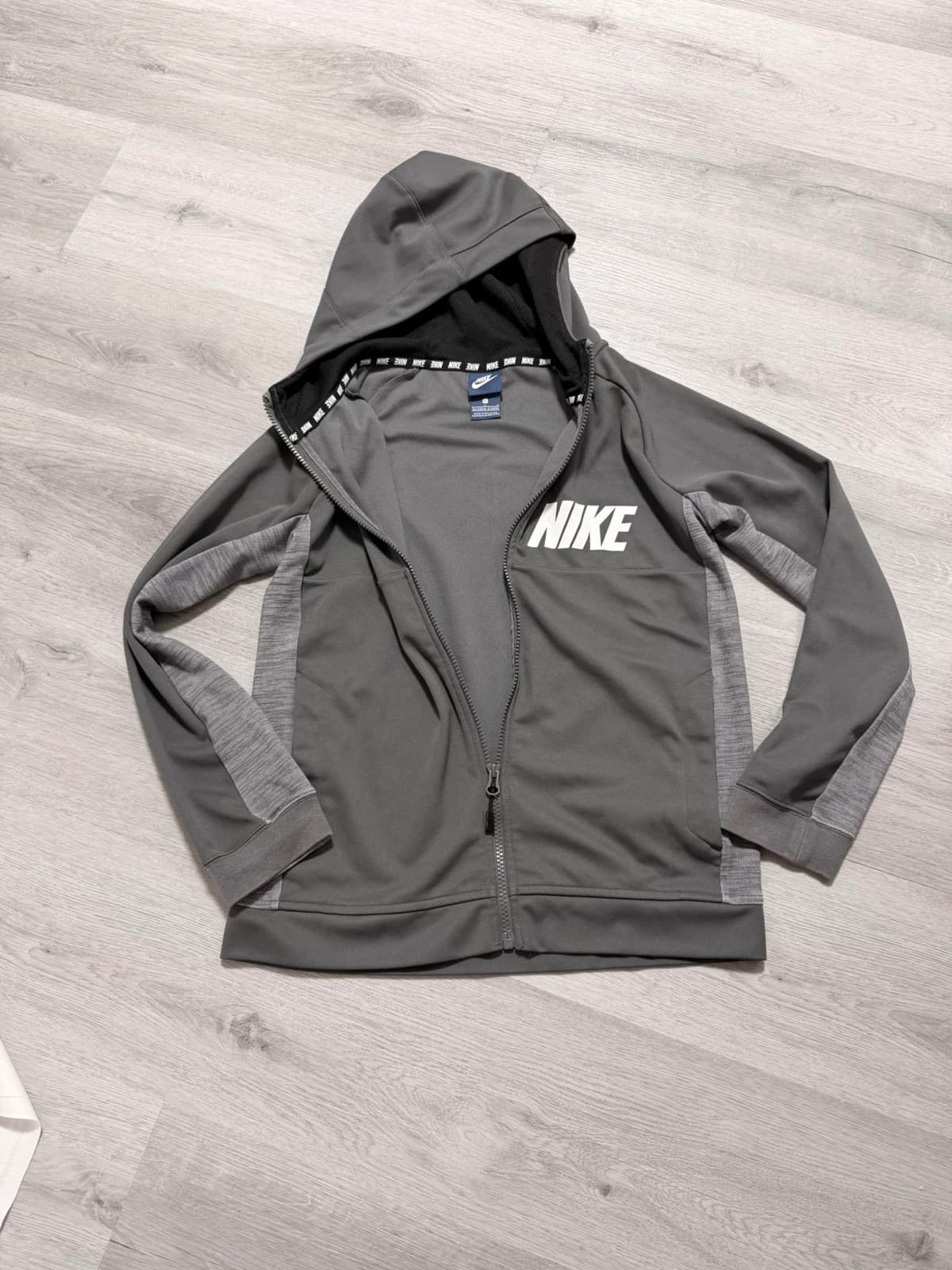 Nike mikina, velikost 146 — second hand, velmi dobrý