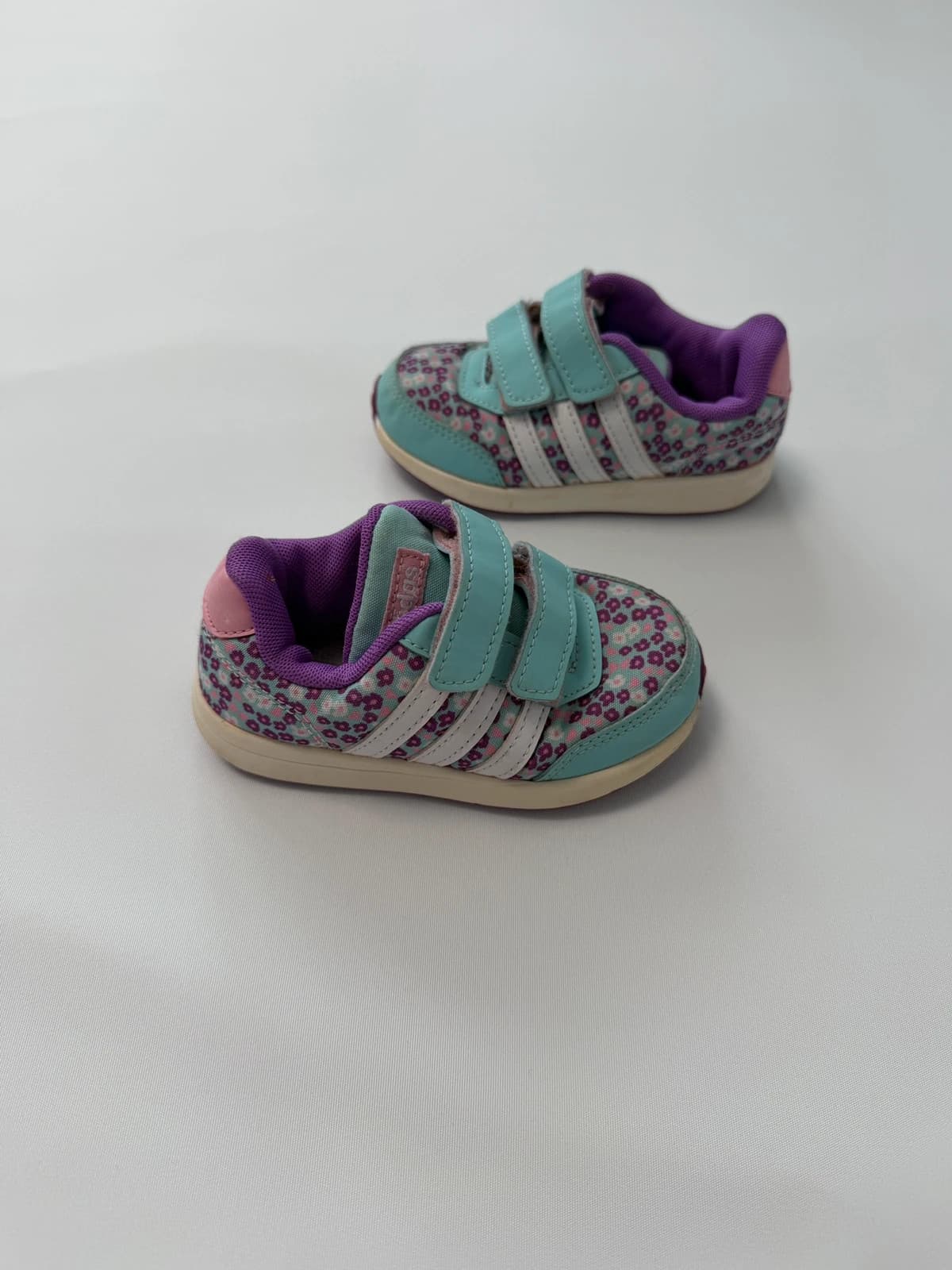 Adidas boty / tenisky, velikost 22 — second hand, dobrý