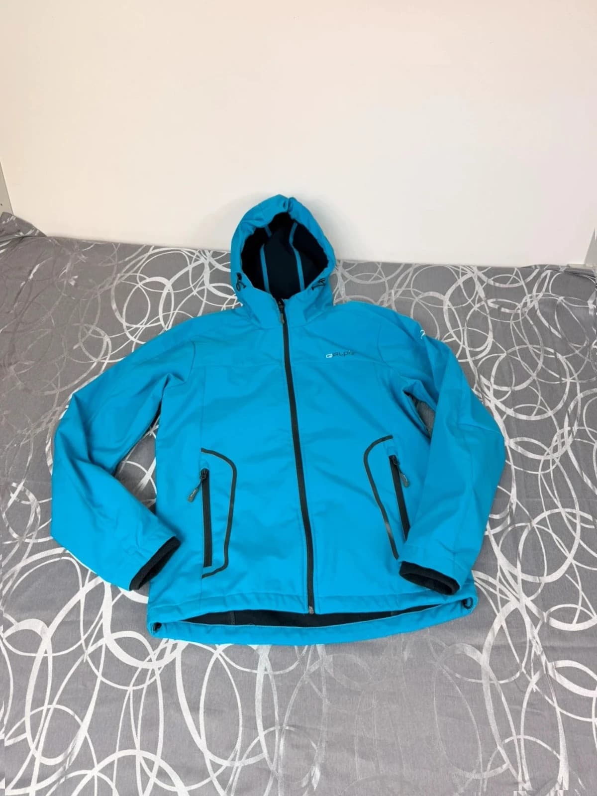 Alpiz softshellová bunda, velikost M — second hand, velmi dobrý