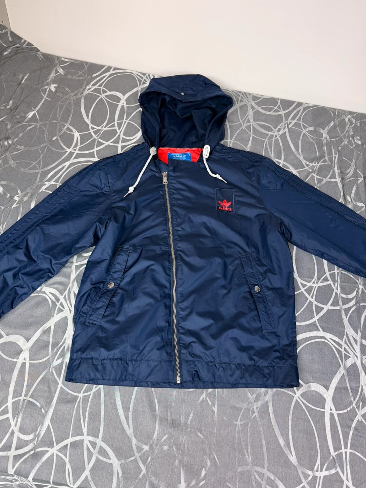 Adidas bunda, velikost S — second hand, velmi dobrý