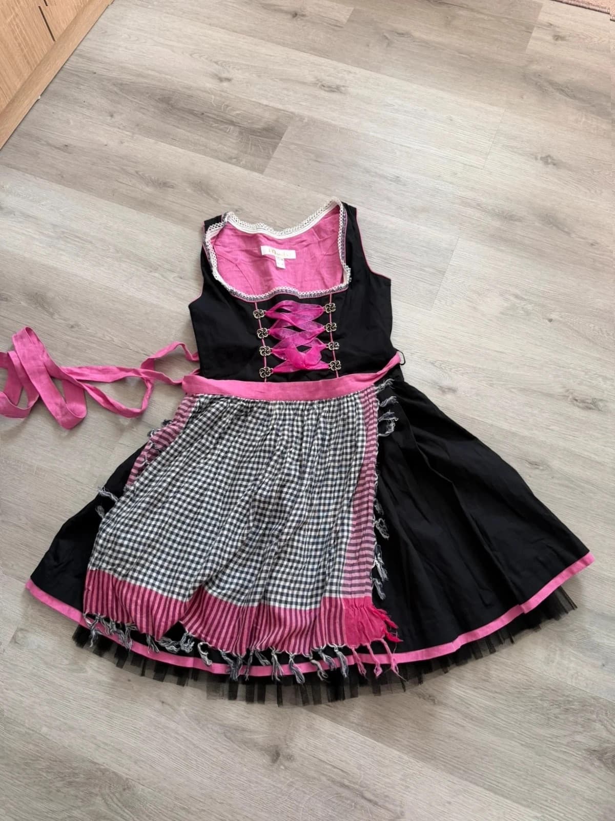 bavorské šaty / dirndl / kroj MarJo, velikost 36 — second hand, velmi dobrý