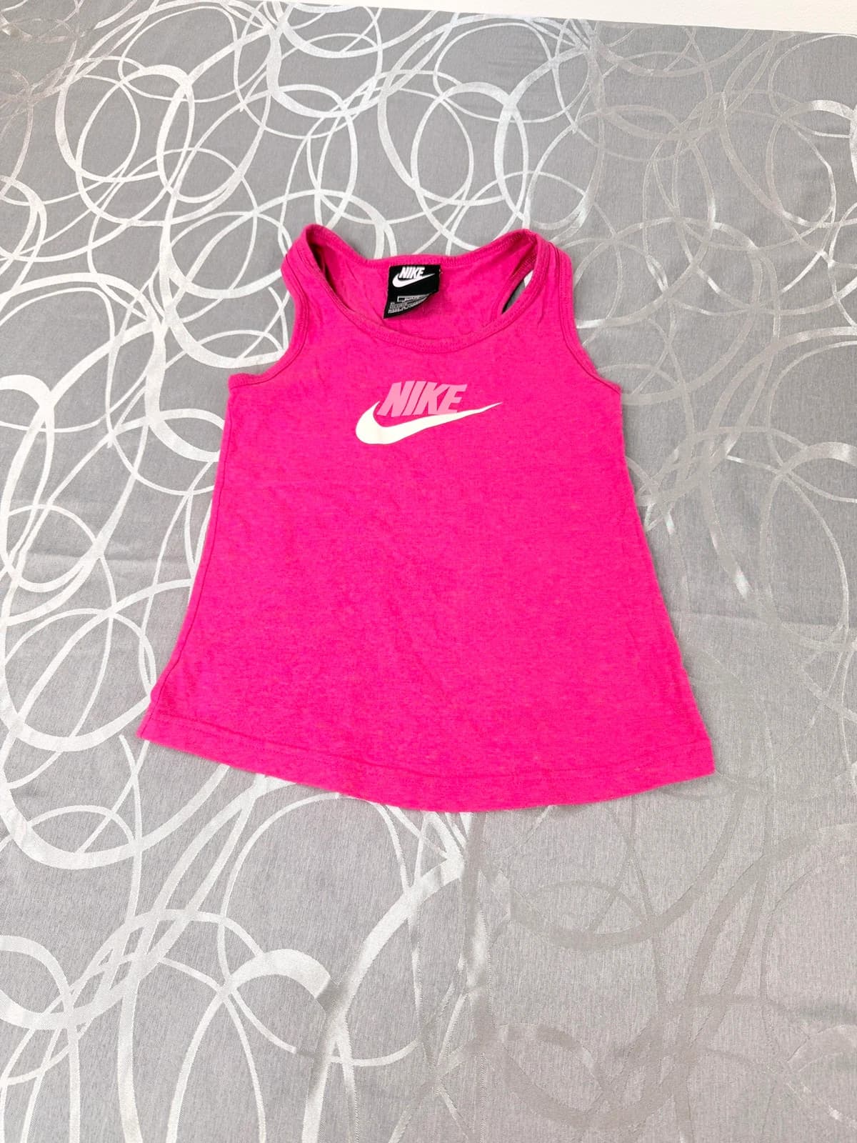 Nike tilko, velikost 122 — second hand, velmi dobrý