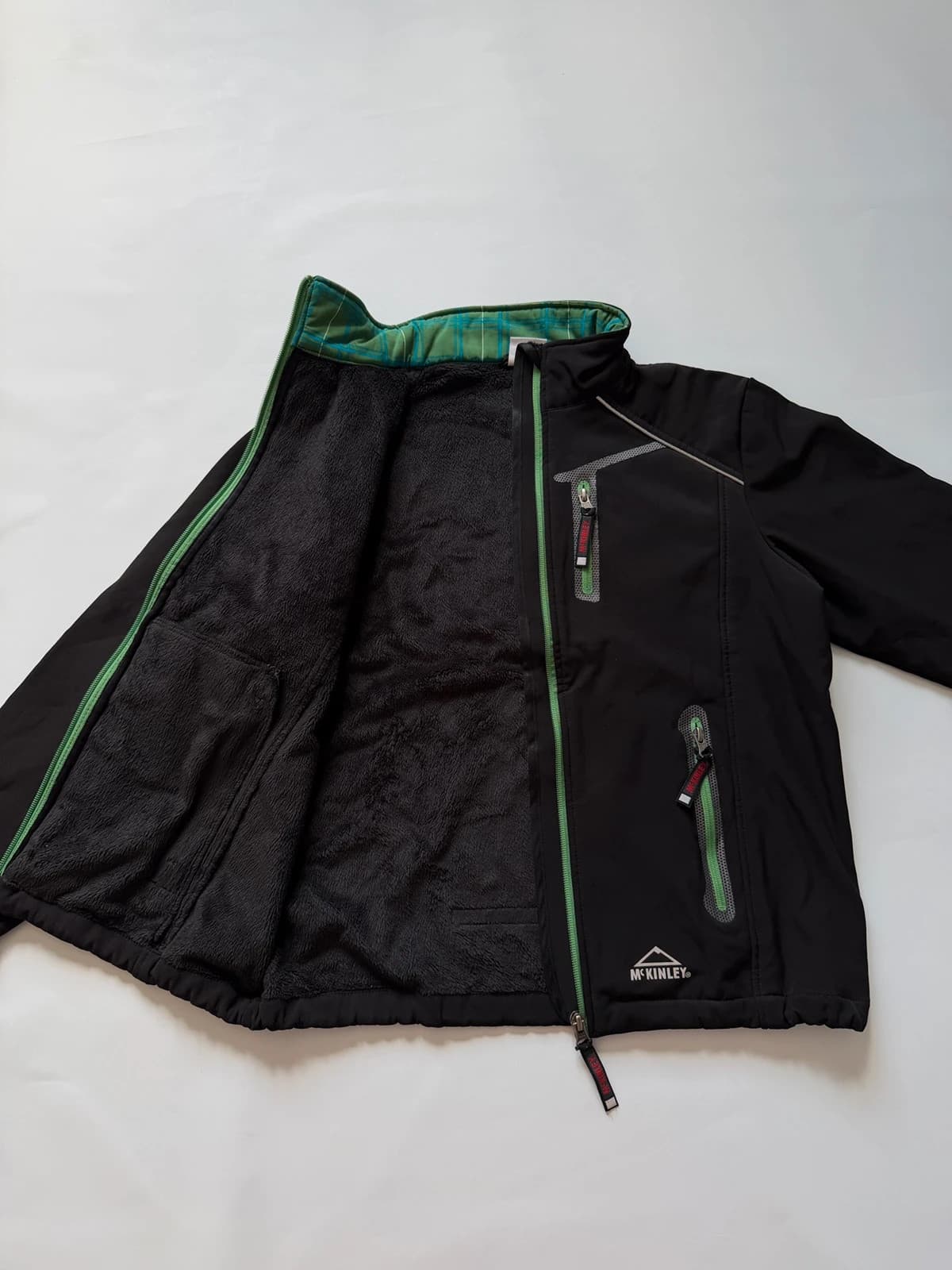 McKinley softshellová bunda, velikost 152 — second hand, velmi dobrý