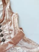 Bavorské šaty / dirndl / kroj Viva Couture, velikost 34 — second hand, velmi dobrý — detail 6