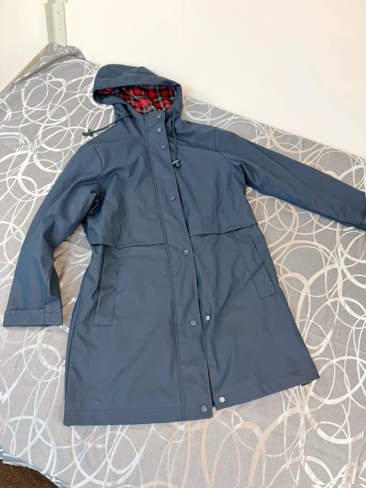 Nepromokavý kabát Asos, velikost 34 — second hand, velmi dobrý