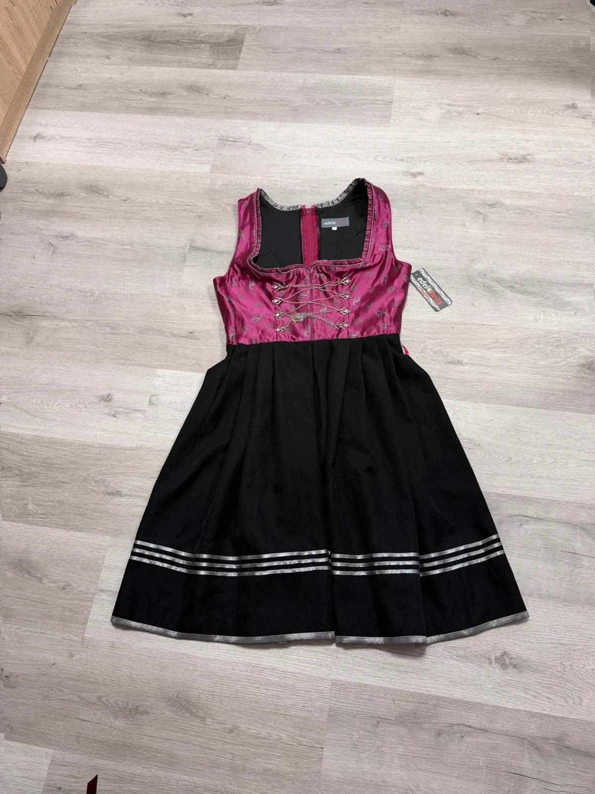 Edelheiss bavorské šaty / kroj / dirndl, velikost 40 — second hand, nové s visačkou