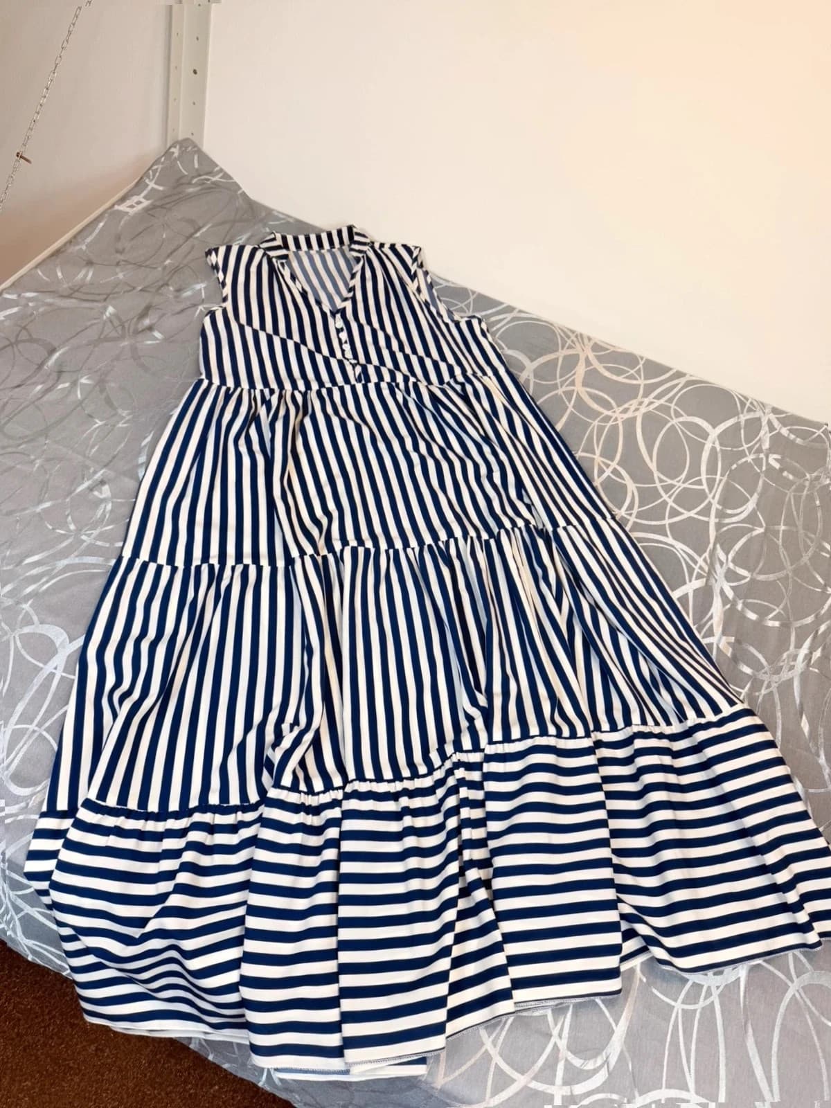 Bez značky Proužkaté šaty, velikost L — second hand, velmi dobrý