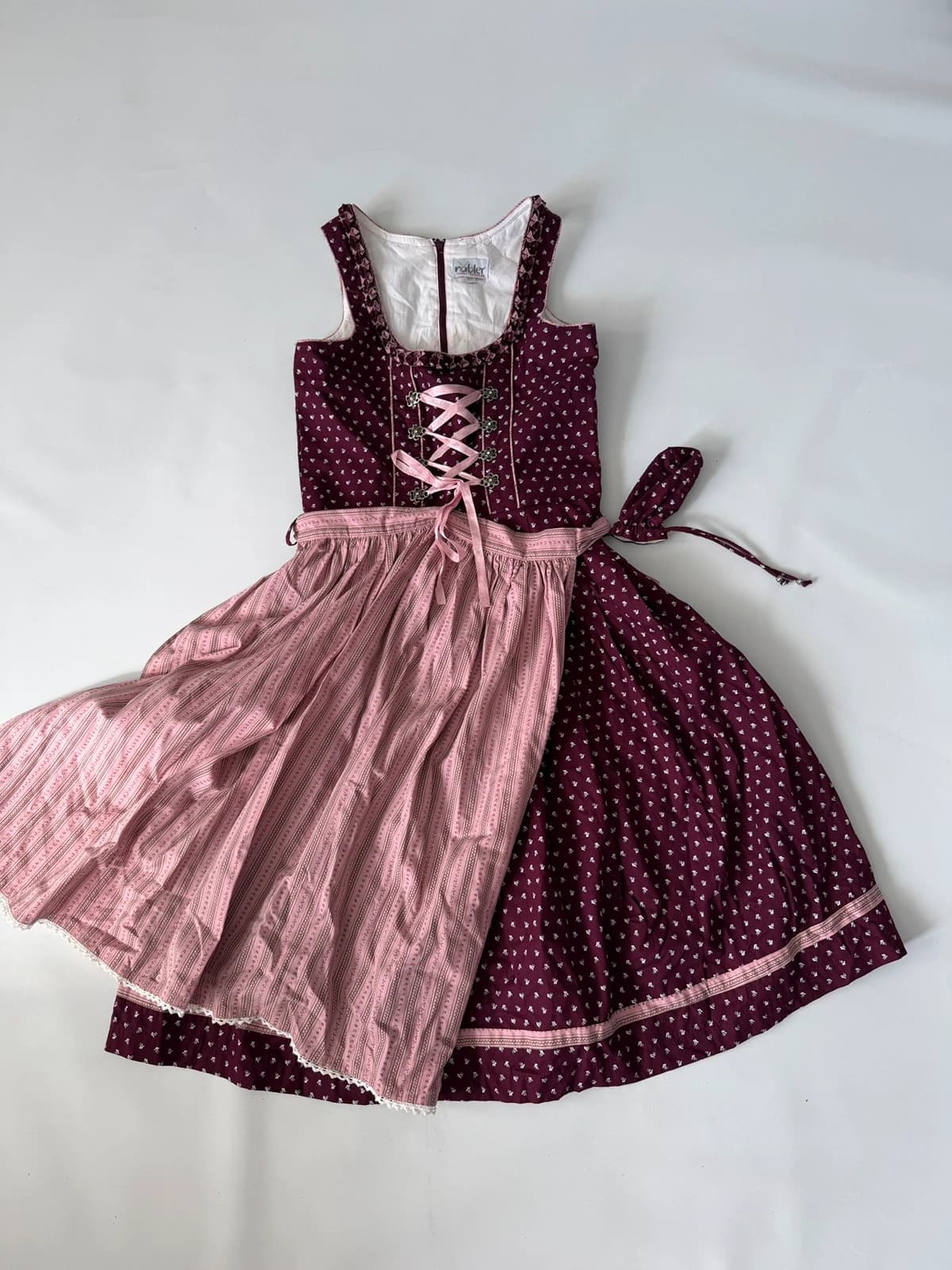 Trachten bavorské šaty / dirndl /kroj, velikost 164 — second hand, velmi dobrý