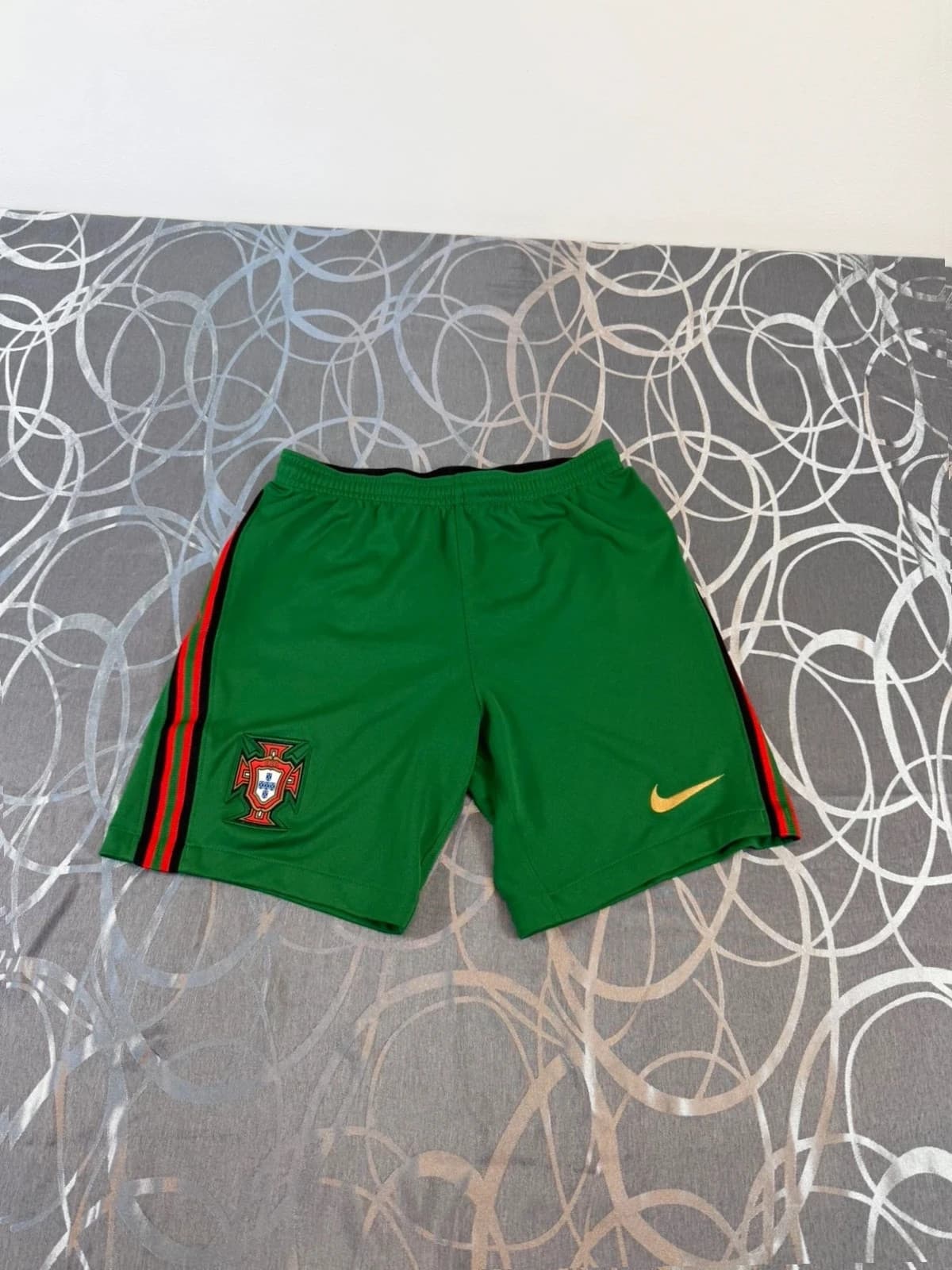 Kraťasy Nike, velikost 140-146 — second hand, velmi dobrý