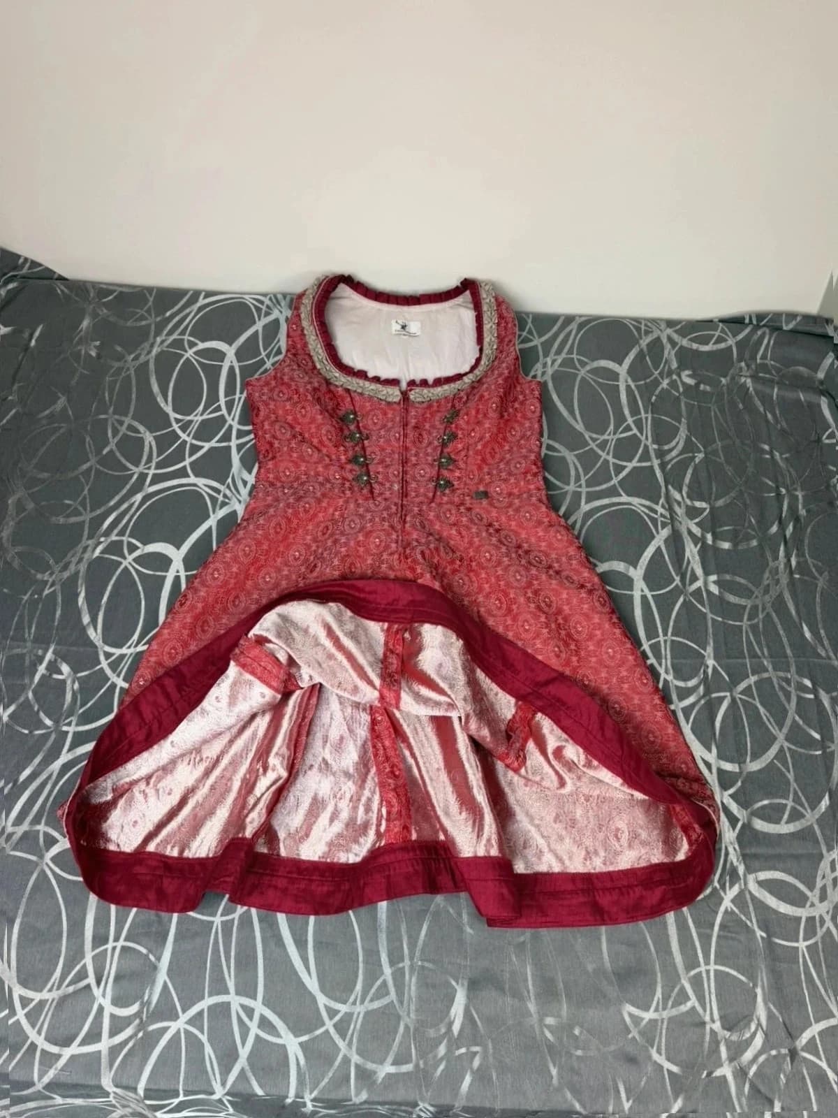 Fierlanne bavorské šaty / dirndl / kroj, velikost XL — second hand, velmi dobrý