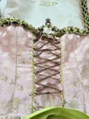 Bavorské šaty / dirndl / kroj Tramontana, velikost 38 — second hand, velmi dobrý — detail 7